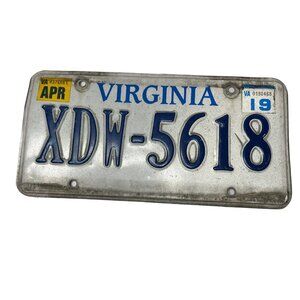 Virginia License Plate 2019 White Blue Passenger Vehicle